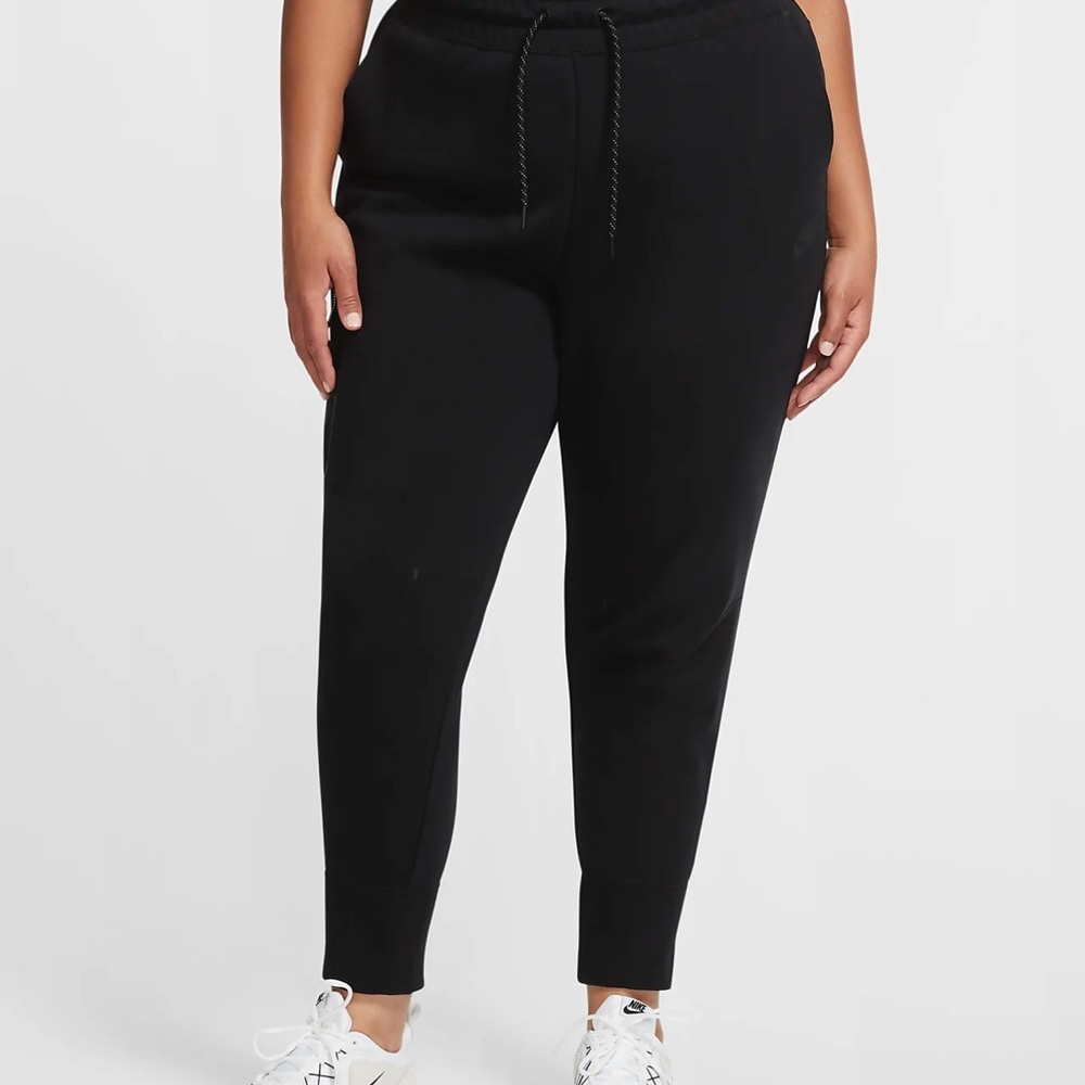 Nike women’s plus tech fleece pants